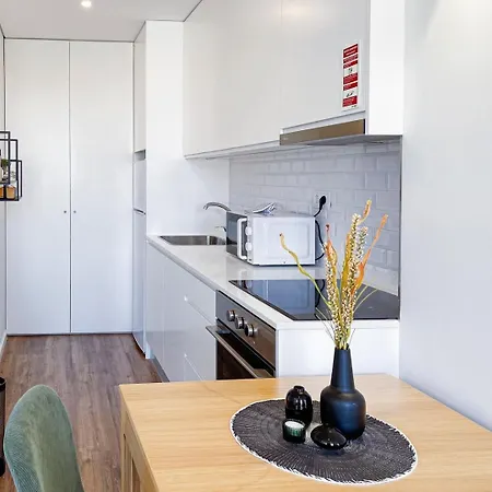 Cozy With Spacious Terrace And Wide View 아파트