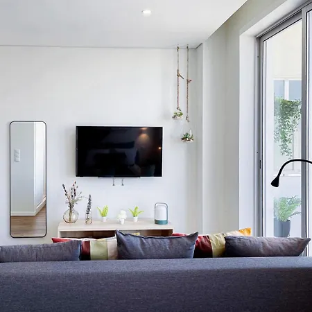 아파트 Cozy With Spacious Terrace And Wide View *