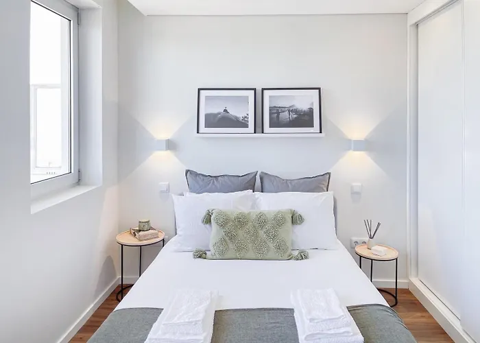 Cozy With Spacious Terrace And Wide View * Oporto