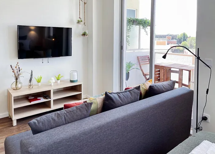 Cozy With Spacious Terrace And Wide View * Oporto