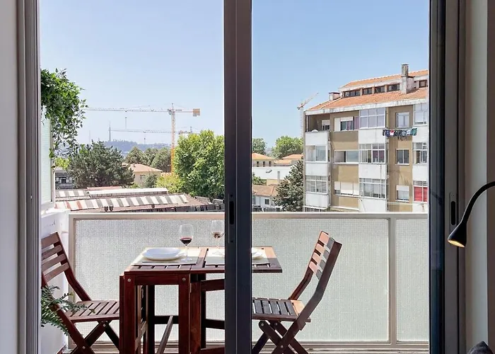 Cozy With Spacious Terrace And Wide View * Porto