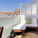 Cozy With Spacious Terrace And Wide View Apartmán *