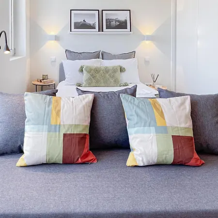 شقة Cozy With Spacious Terrace And Wide View *