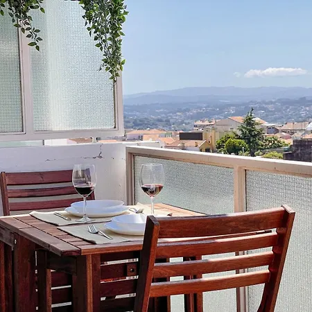 Cozy With Spacious Terrace And Wide View Apartmán Porto