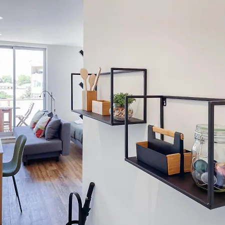 Cozy With Spacious Terrace And Wide View Apartamento Oporto