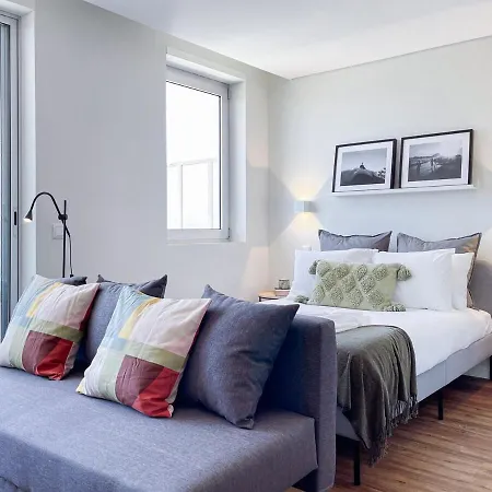 شقة Cozy With Spacious Terrace And Wide View
