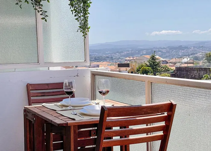 Cozy With Spacious Terrace And Wide View Apartman Porto