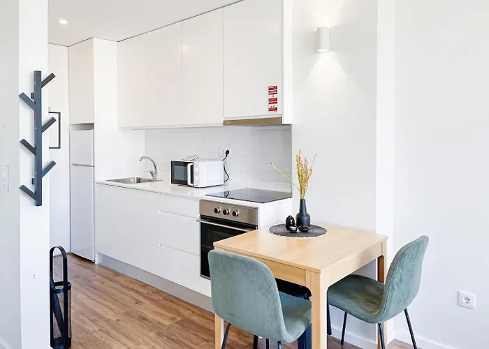 Cozy With Spacious Terrace And Wide View Apartman *